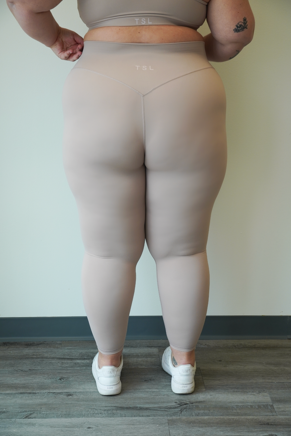 Flourish Crossover Legging - Oat