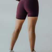 Tranquility Short 6" - Cranberry